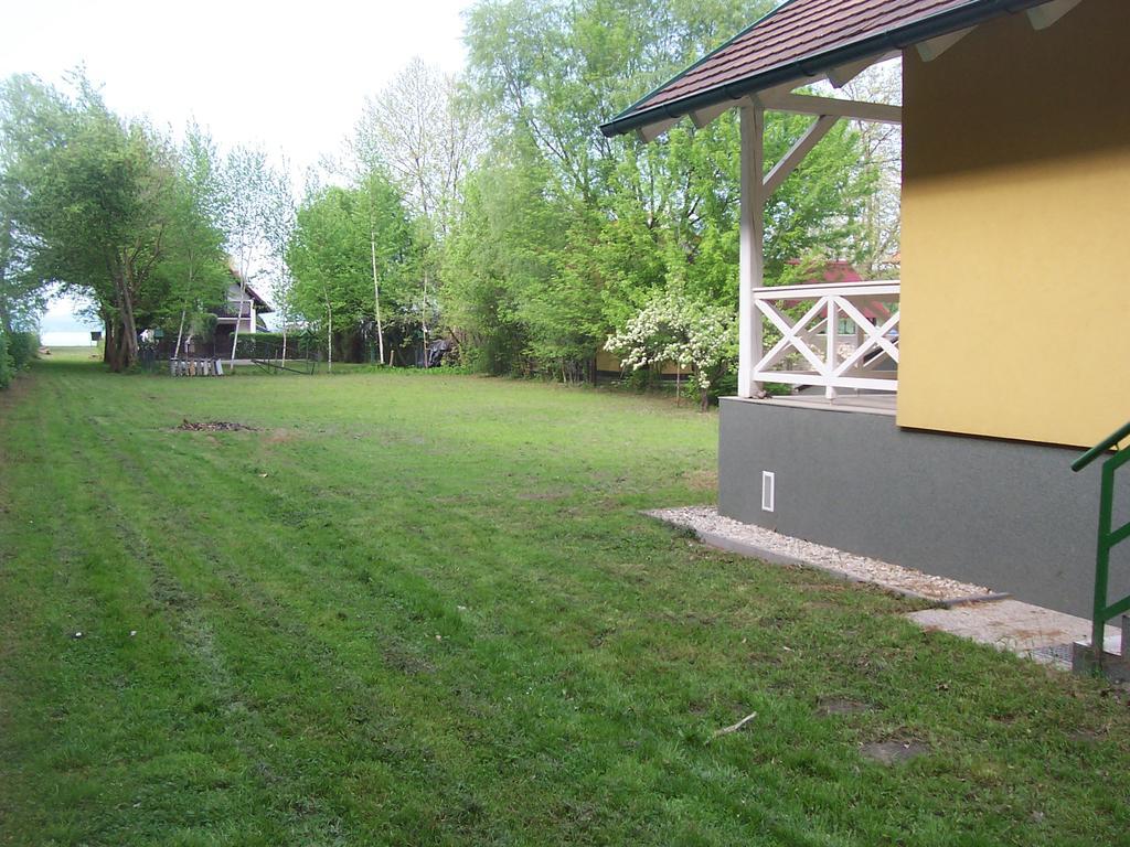 Rozmaring Ház Villa Balatonlelle Exterior foto